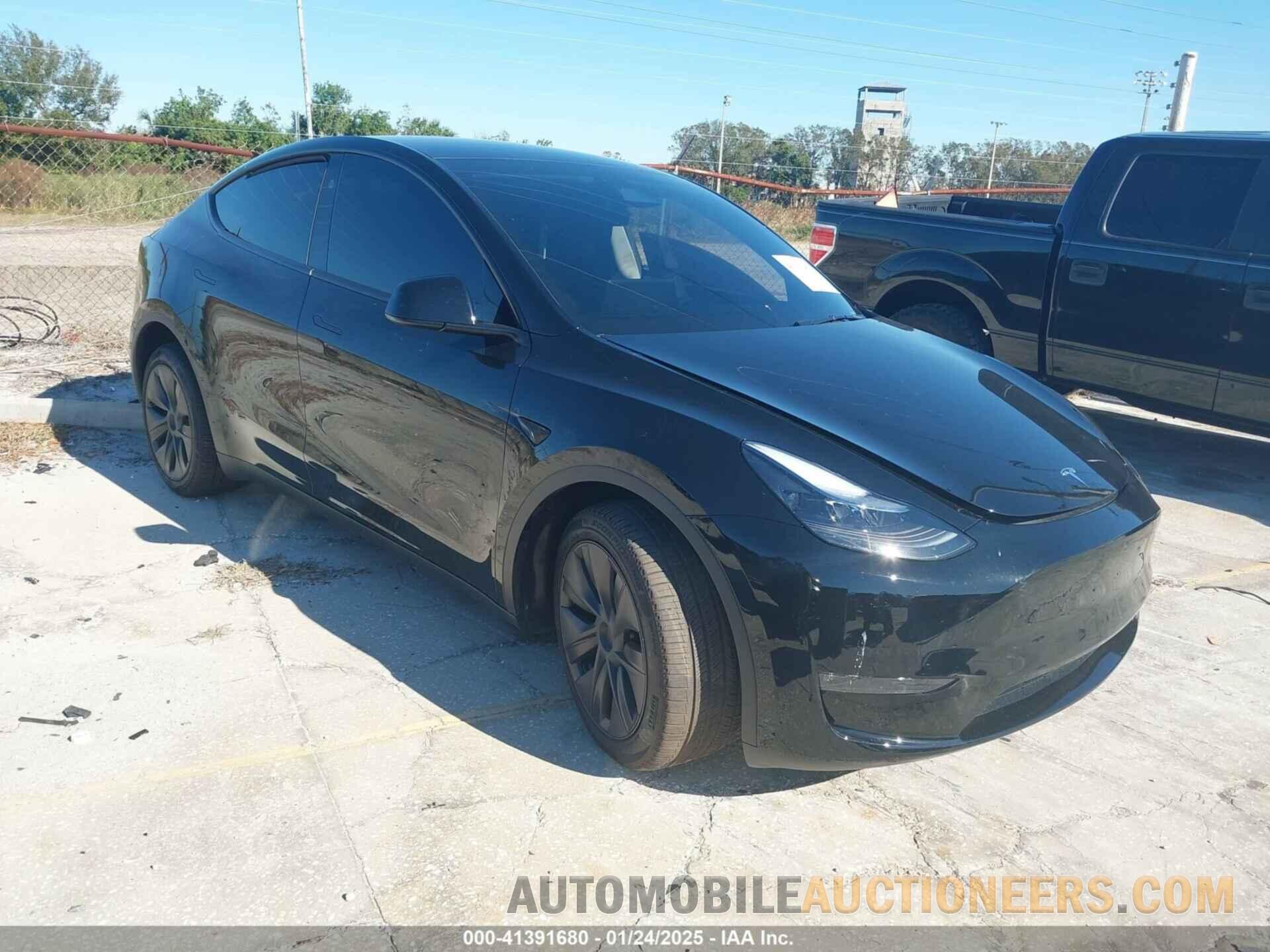 7SAYGDEE5RA330192 TESLA MODEL Y 2024