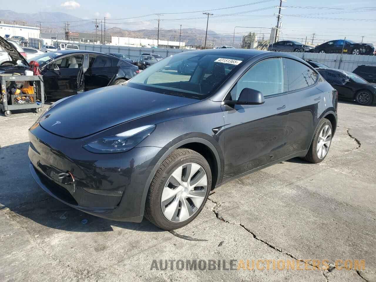 7SAYGDEE5RF005285 TESLA MODEL Y 2024