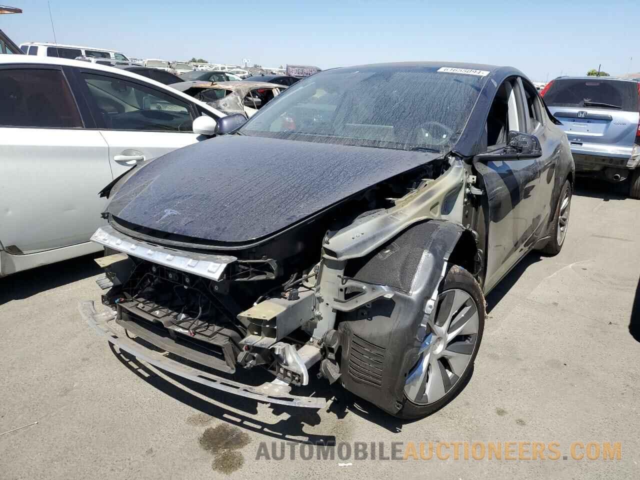 7SAYGDEE5RF050128 TESLA MODEL Y 2024