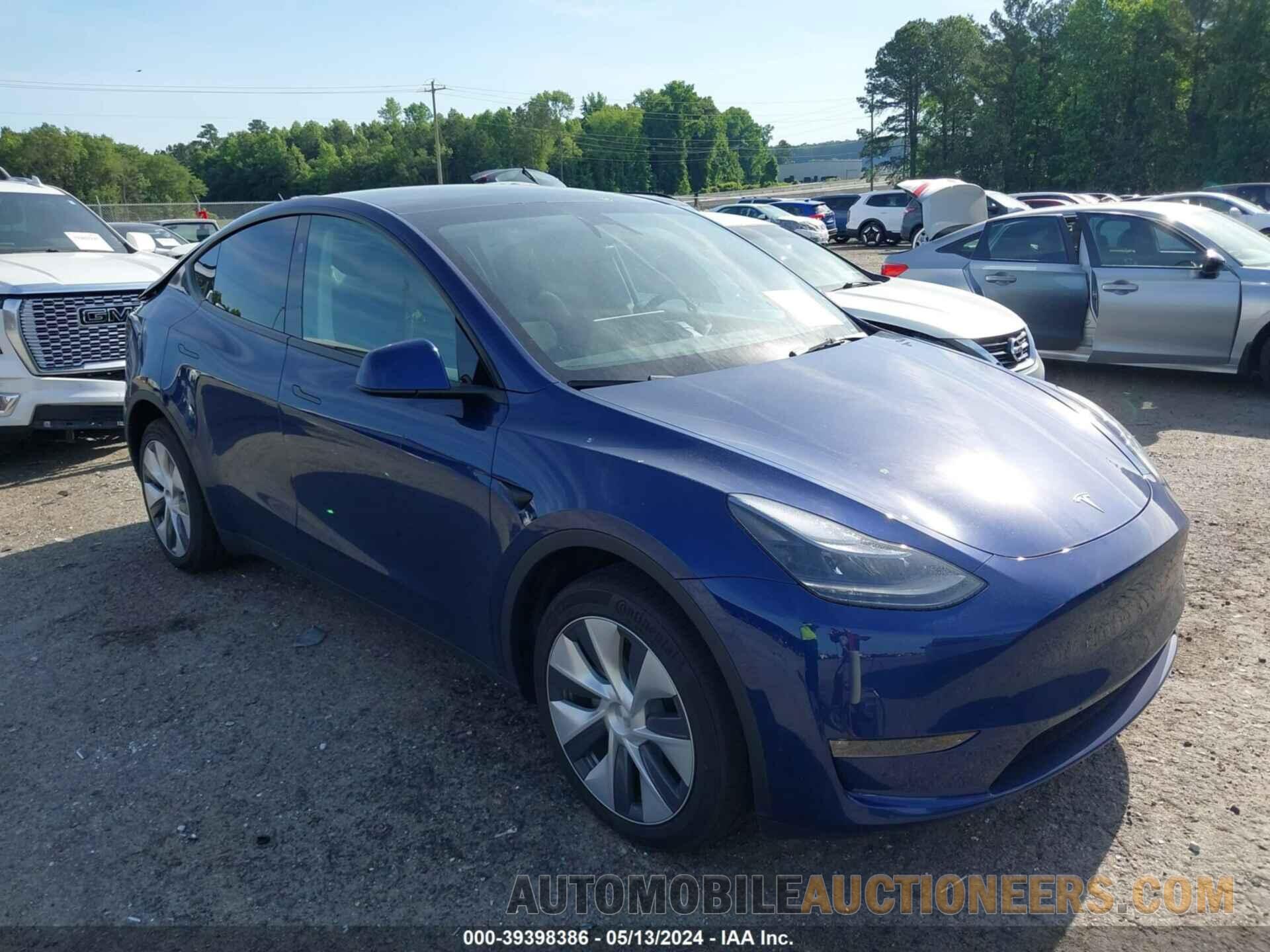 7SAYGDEE5RF985097 TESLA MODEL Y 2024