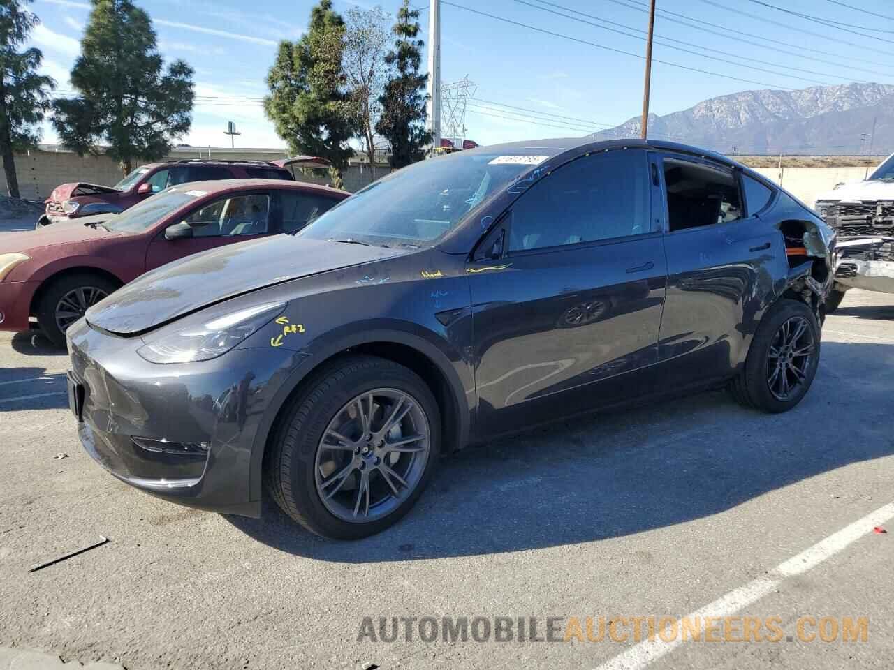 7SAYGDEE5SF242588 TESLA MODEL Y 2025