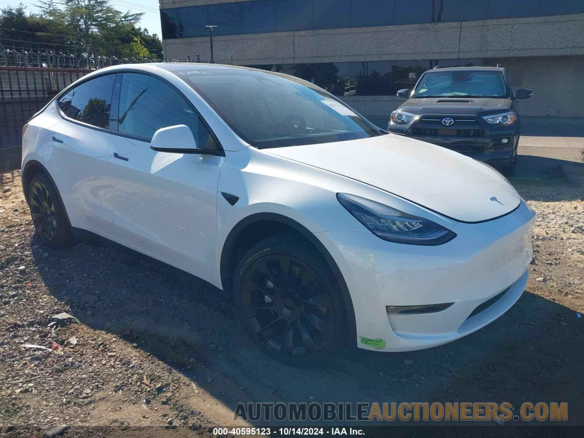 7SAYGDEE6PF588608 TESLA MODEL Y 2023