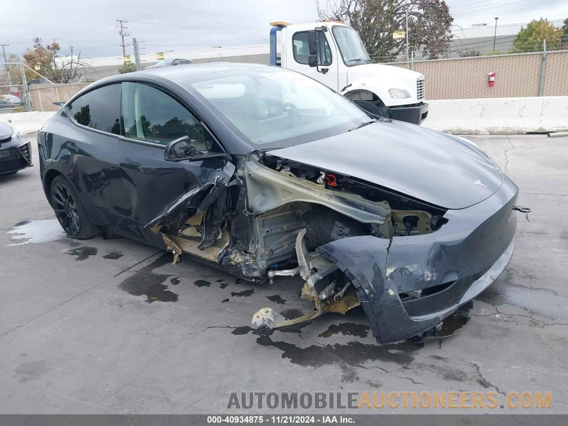 7SAYGDEE6RF025657 TESLA MODEL Y 2024