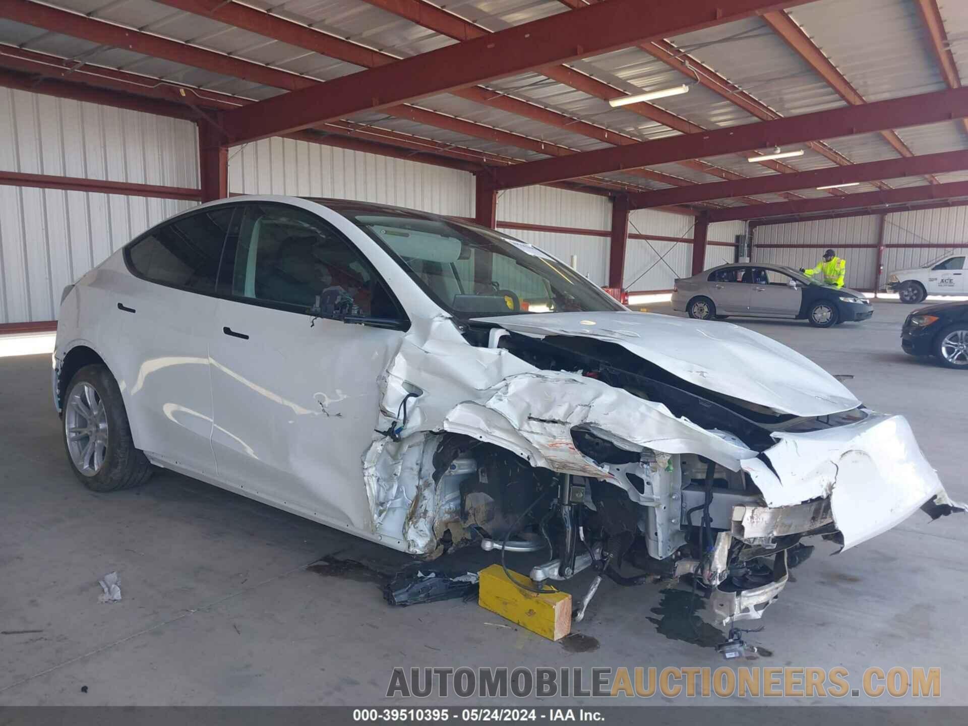 7SAYGDEE6RF064152 TESLA MODEL Y 2024