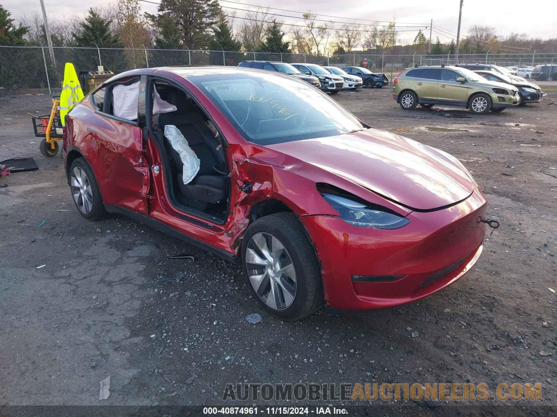 7SAYGDEE6RF988624 TESLA MODEL Y 2024