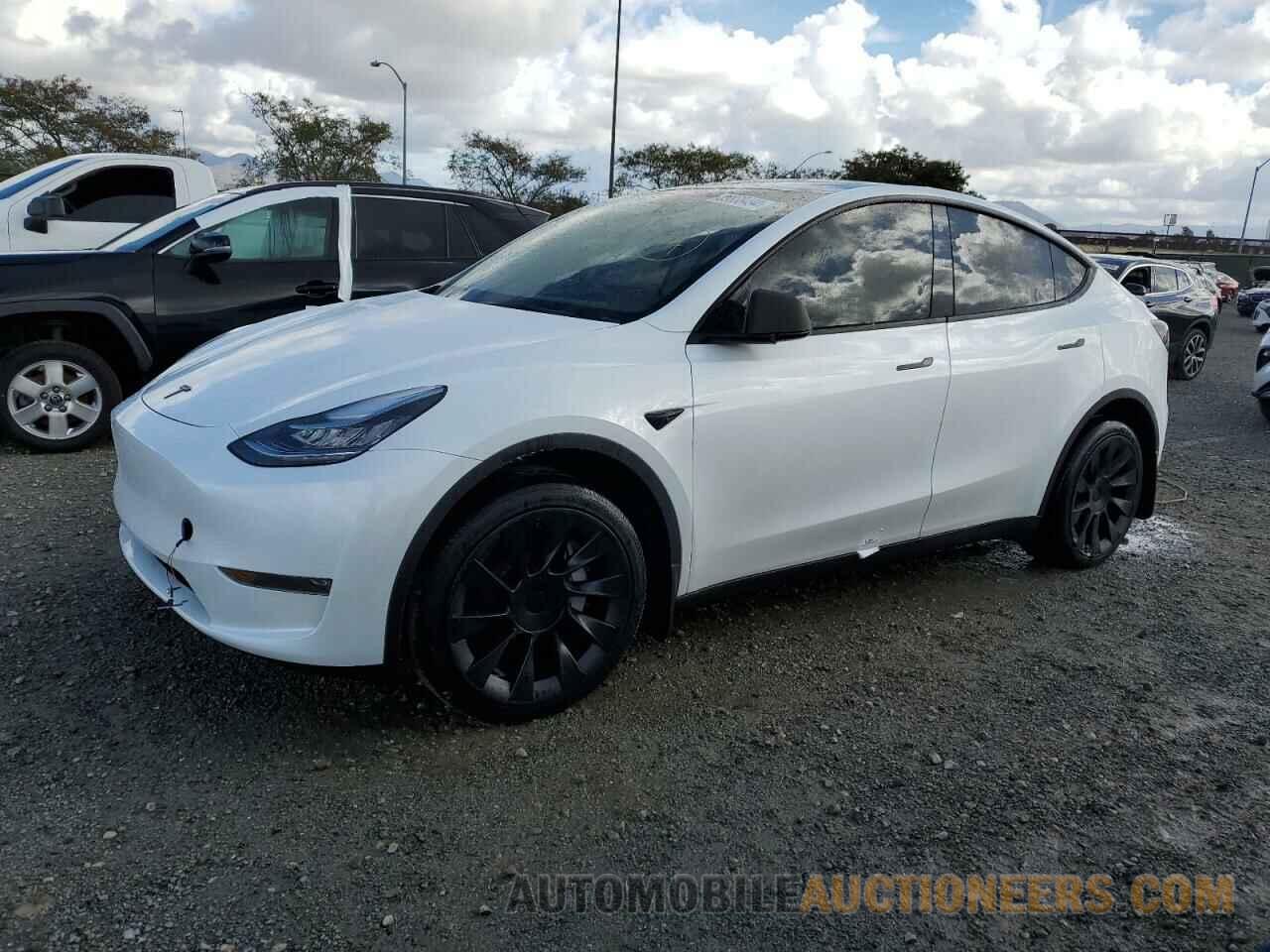 7SAYGDEE7PA055888 TESLA MODEL Y 2023