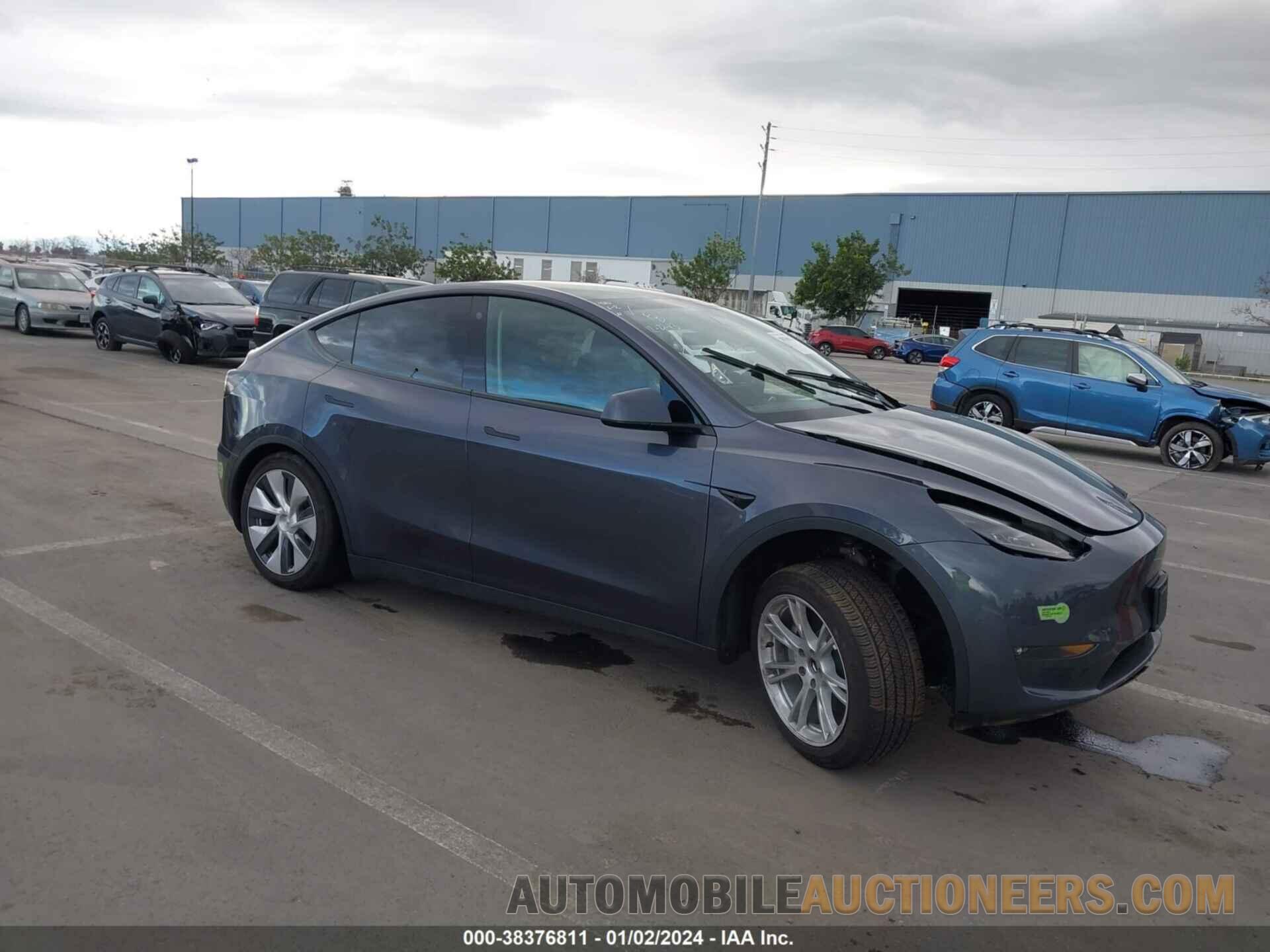 7SAYGDEE7PF685381 TESLA MODEL Y 2023