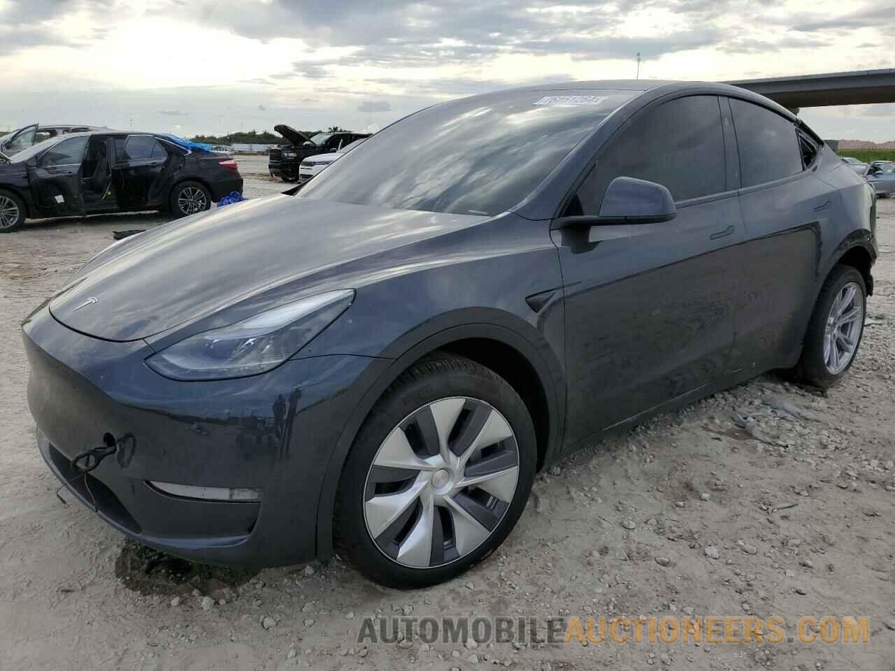 7SAYGDEE7RA231096 TESLA MODEL Y 2024