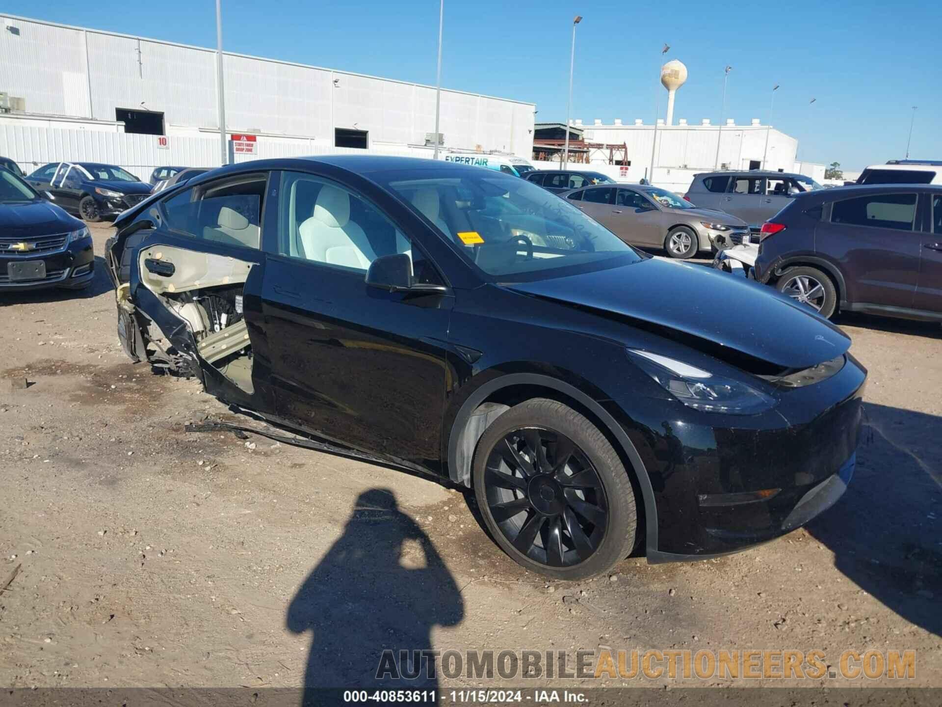 7SAYGDEE8RA222844 TESLA MODEL Y 2024