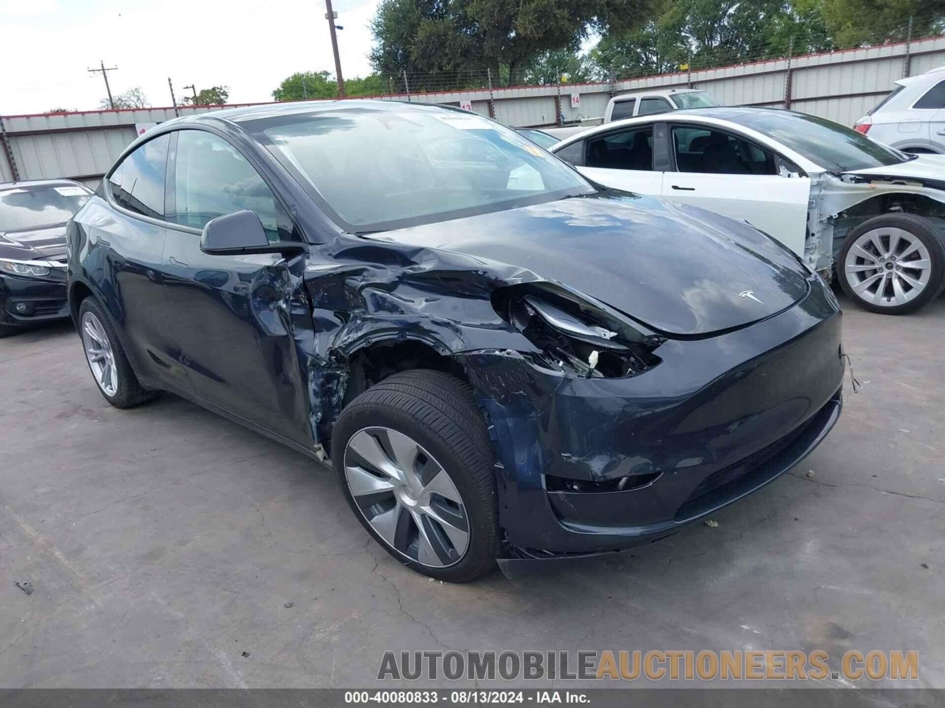 7SAYGDEE8RA223105 TESLA MODEL Y 2024