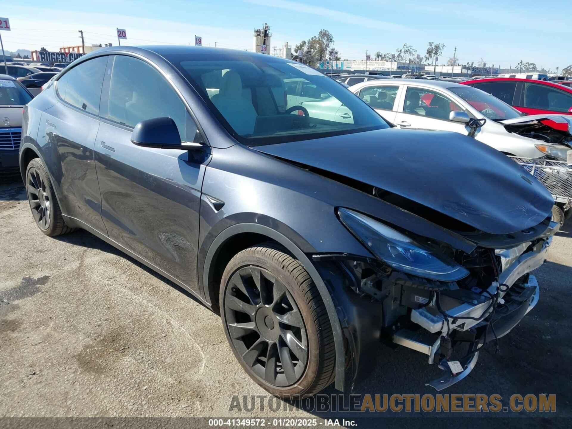 7SAYGDEE8RA238834 TESLA MODEL Y 2024