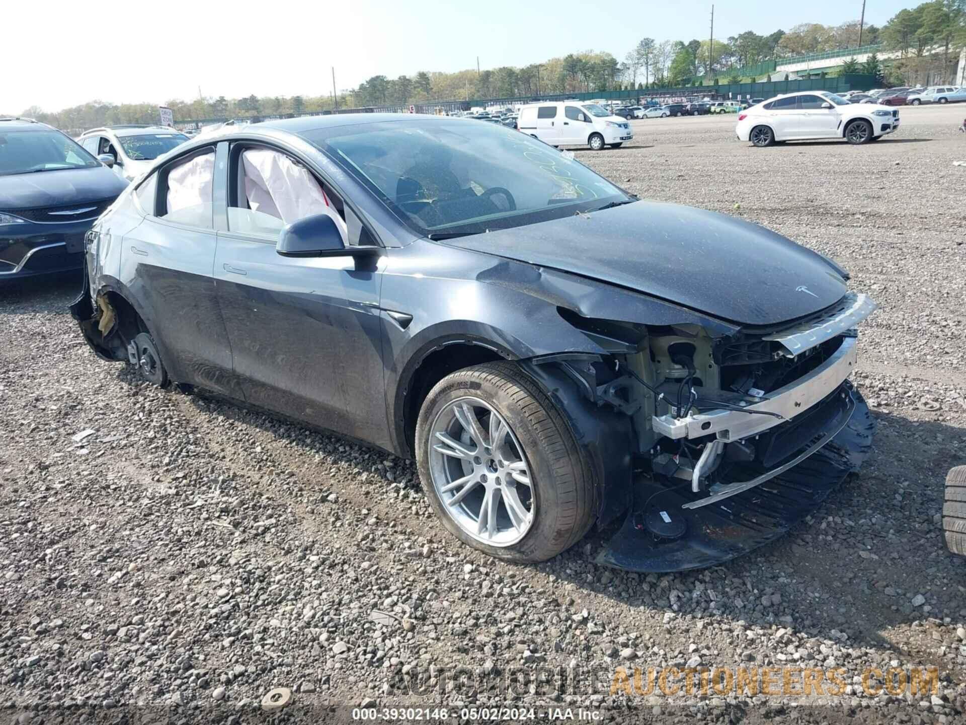 7SAYGDEE8RA244178 TESLA MODEL Y 2024