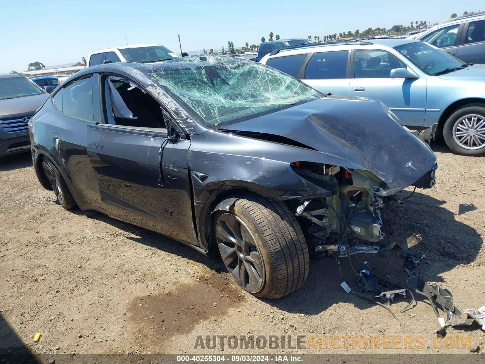 7SAYGDEE8RA246903 TESLA MODEL Y 2024