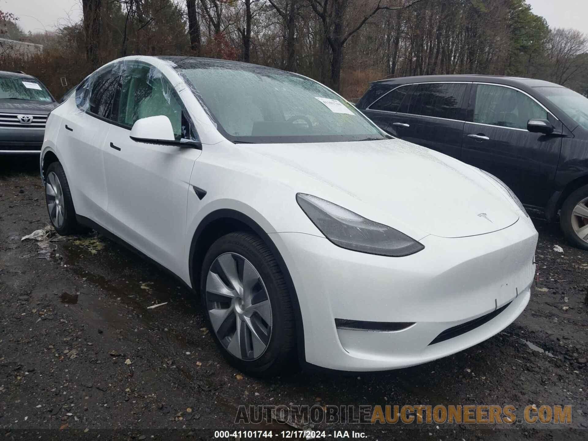 7SAYGDEE8RA255083 TESLA MODEL Y 2024