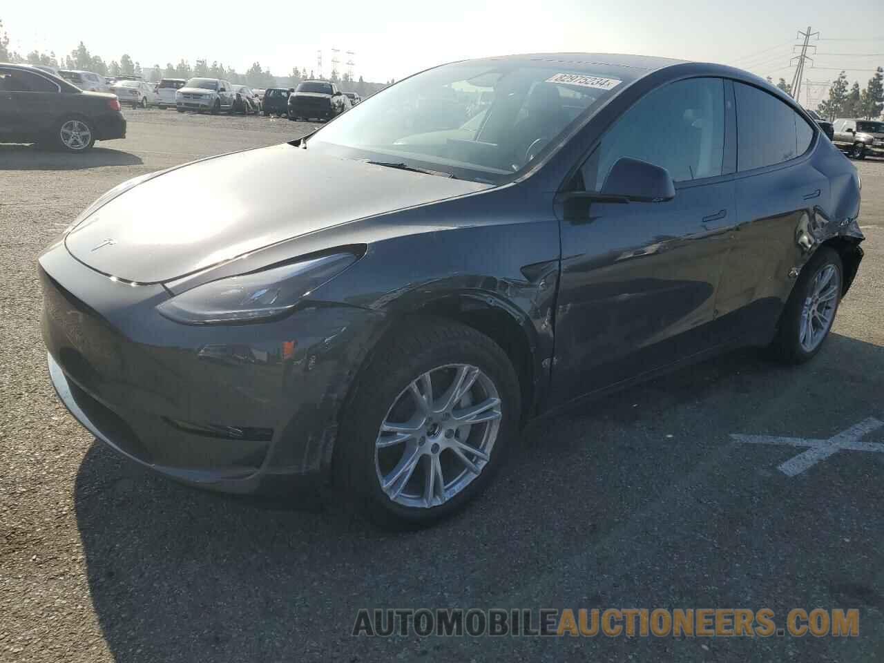 7SAYGDEE8RA256153 TESLA MODEL Y 2024