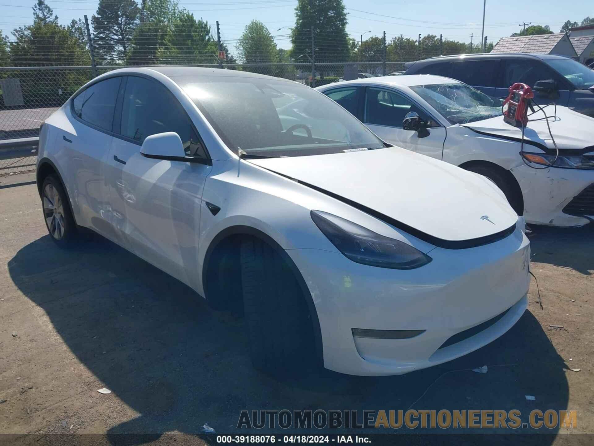 7SAYGDEE8RA260008 TESLA MODEL Y 2024