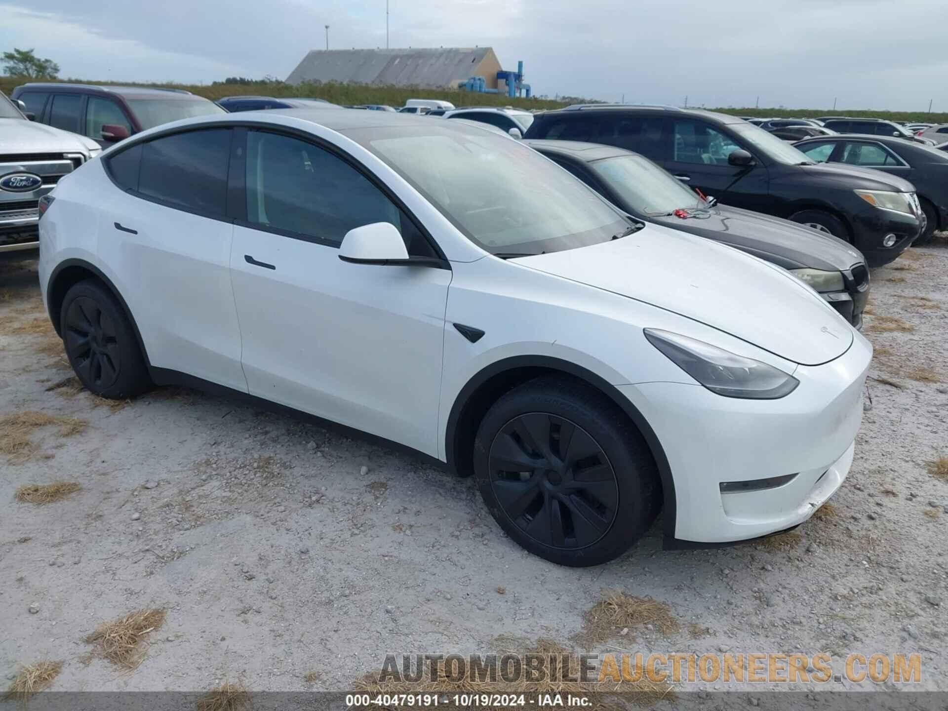 7SAYGDEE8RA310440 TESLA MODEL Y 2024