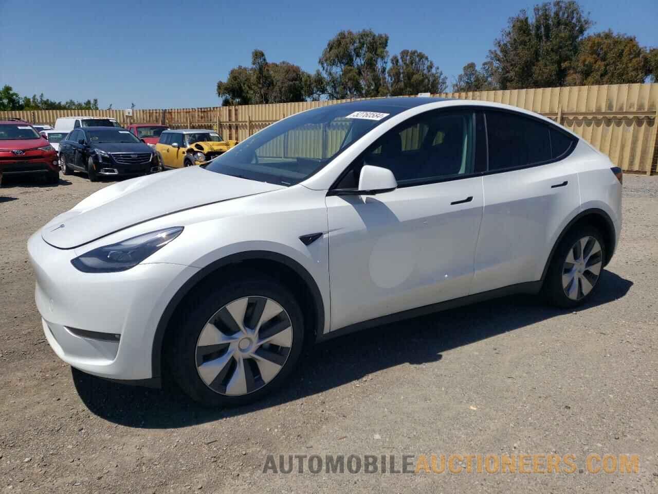 7SAYGDEE8RF002686 TESLA MODEL Y 2024