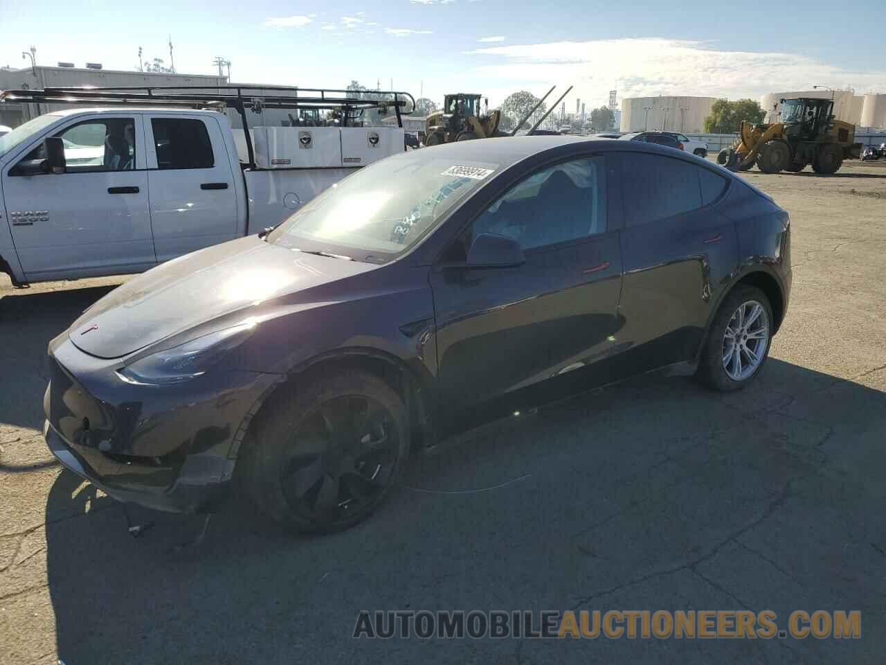 7SAYGDEE8RF013994 TESLA MODEL Y 2024