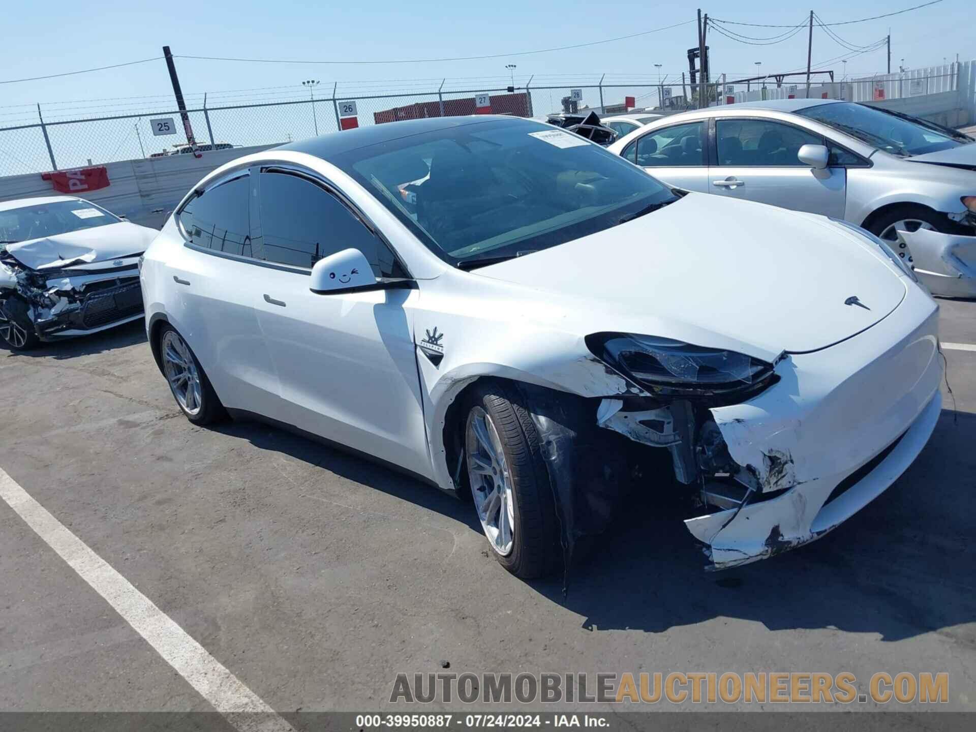 7SAYGDEE8RF031251 TESLA MODEL Y 2024