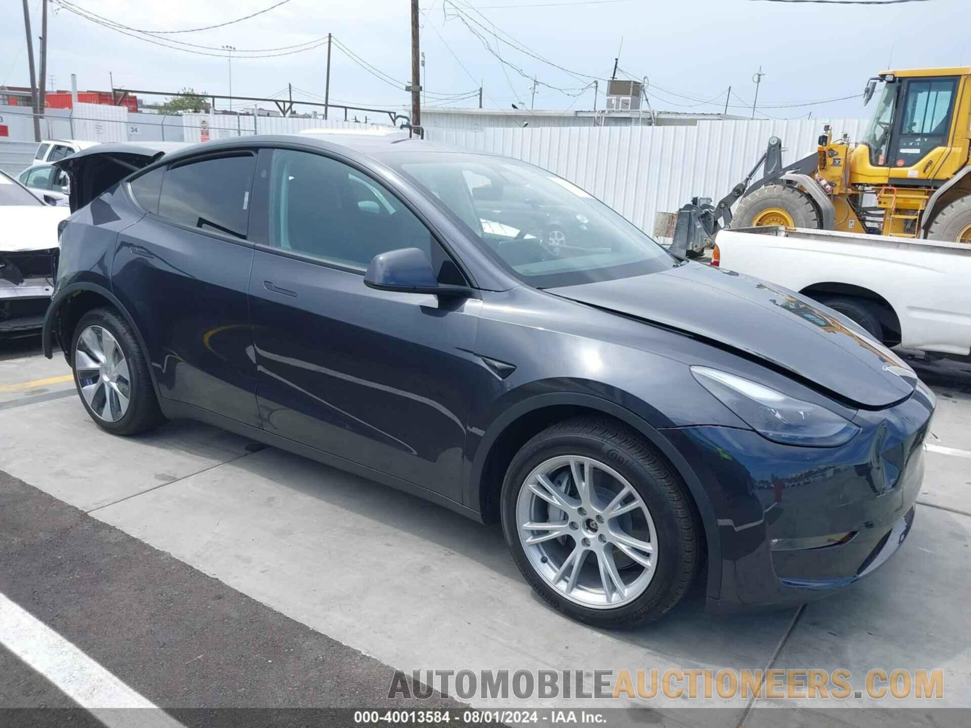 7SAYGDEE8RF031962 TESLA MODEL Y 2024