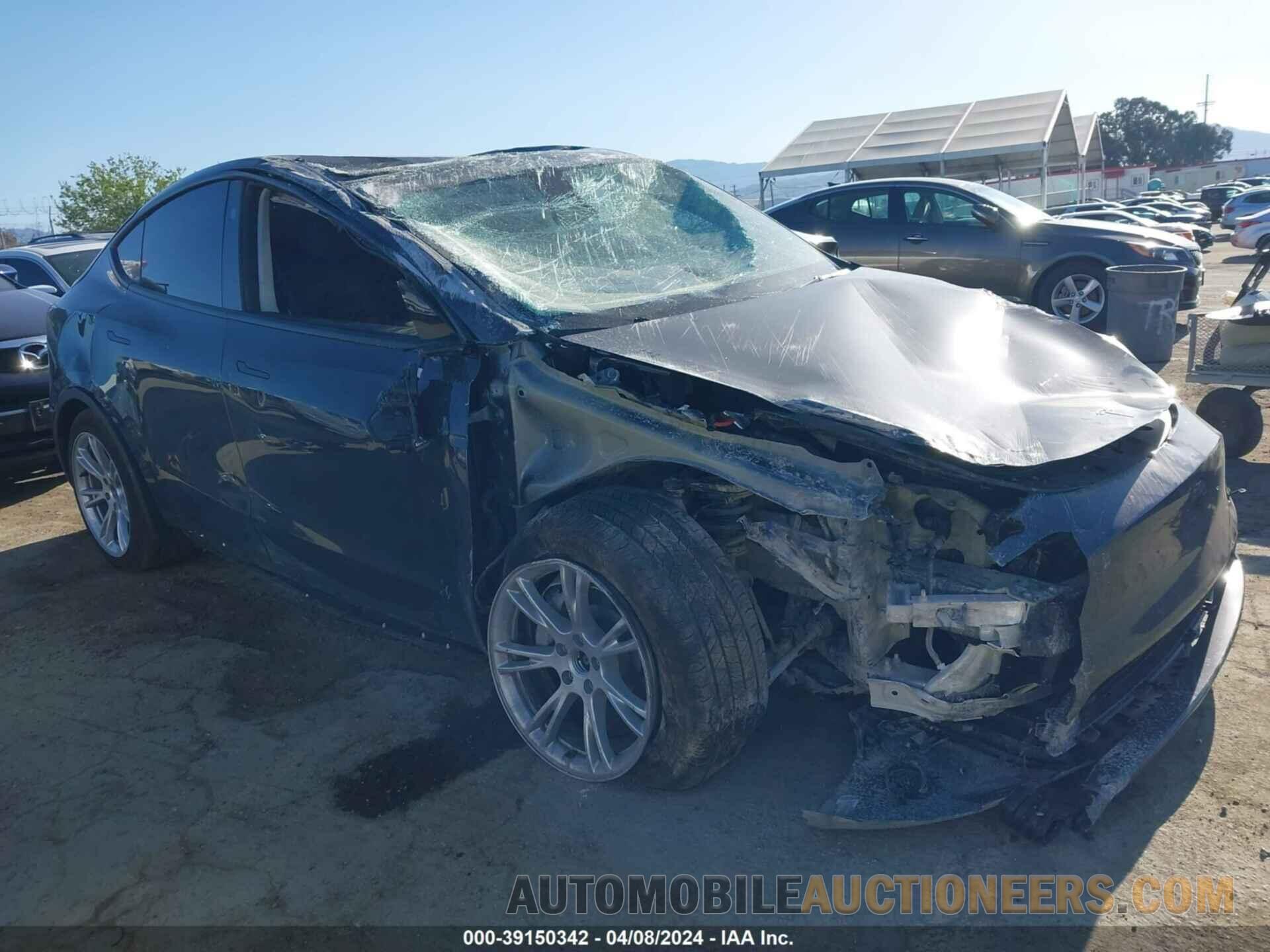 7SAYGDEE8RF032562 TESLA MODEL Y 2024