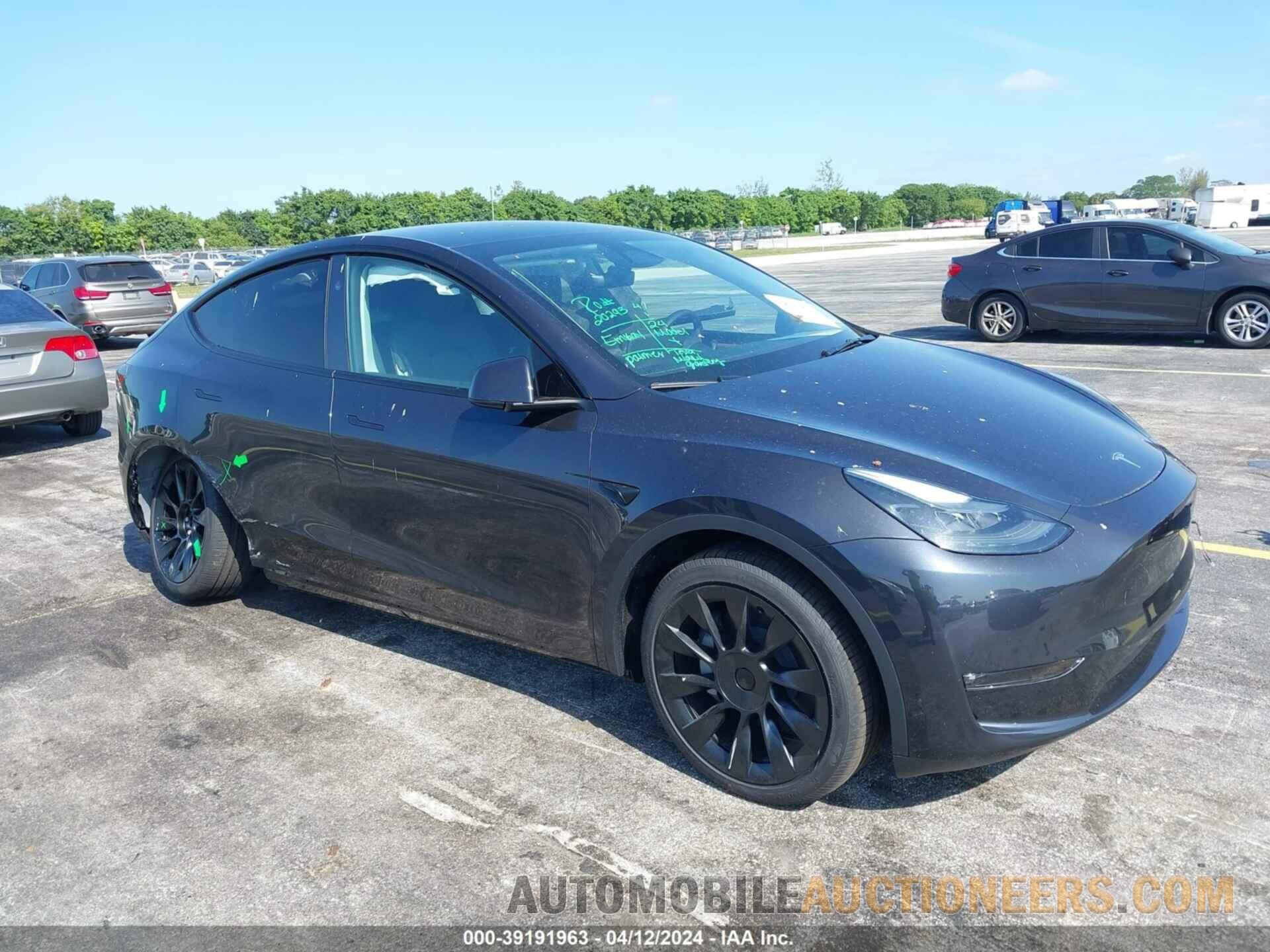 7SAYGDEE8RF037762 TESLA MODEL Y 2024