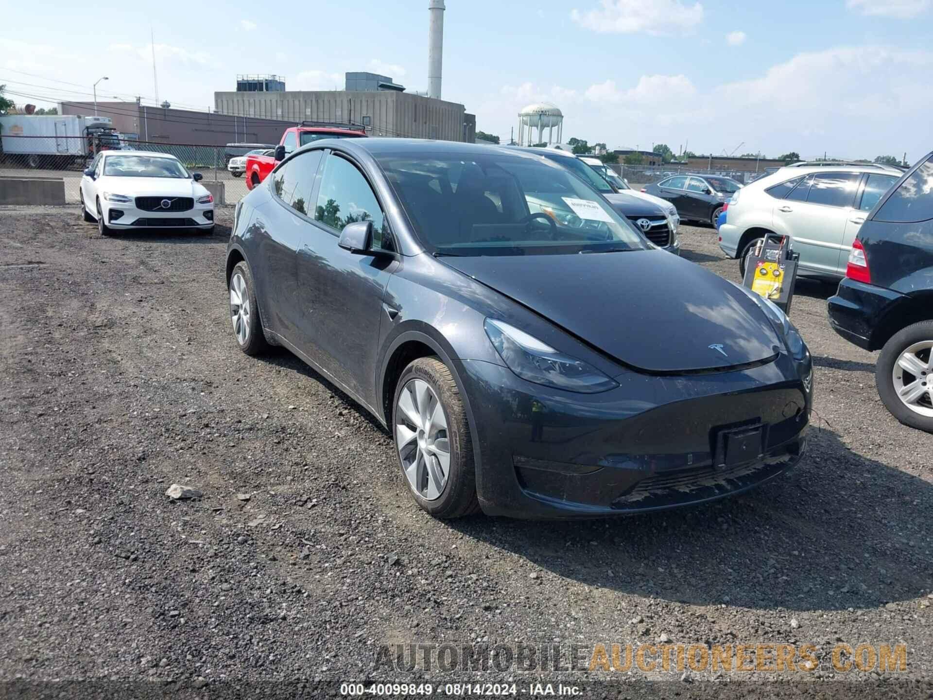 7SAYGDEE8RF084239 TESLA MODEL Y 2024