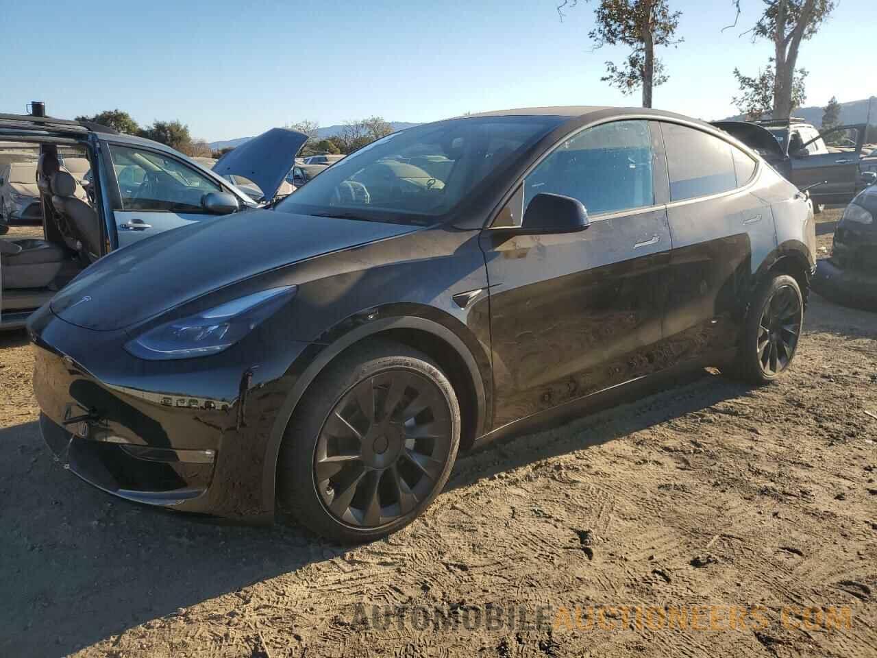 7SAYGDEE8RF084497 TESLA MODEL Y 2024