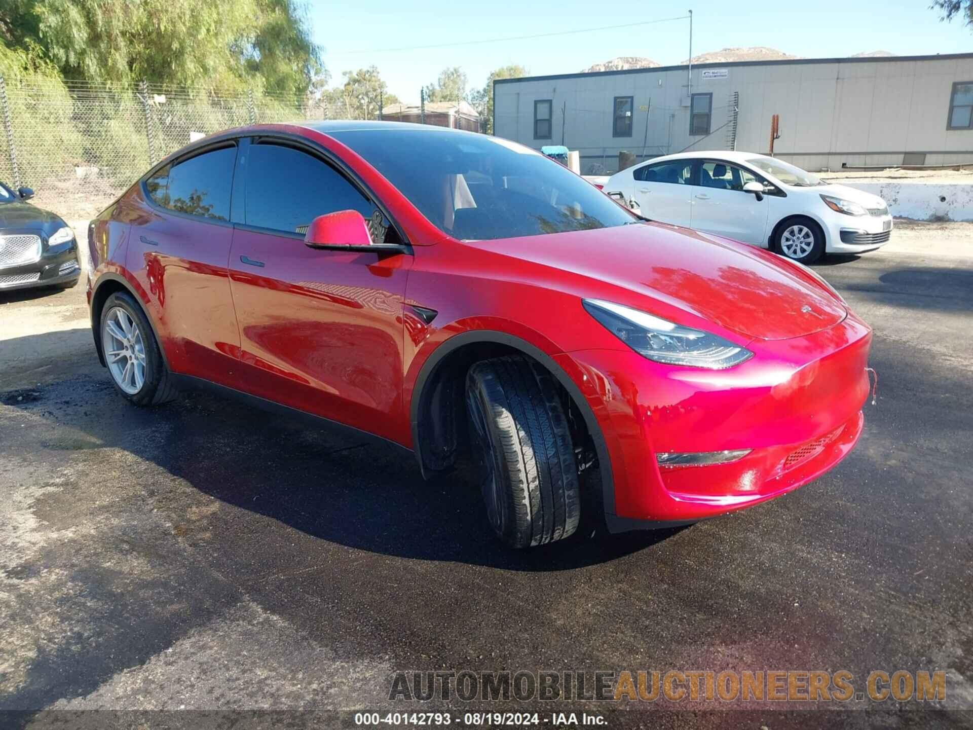 7SAYGDEE8RF090574 TESLA MODEL Y 2024