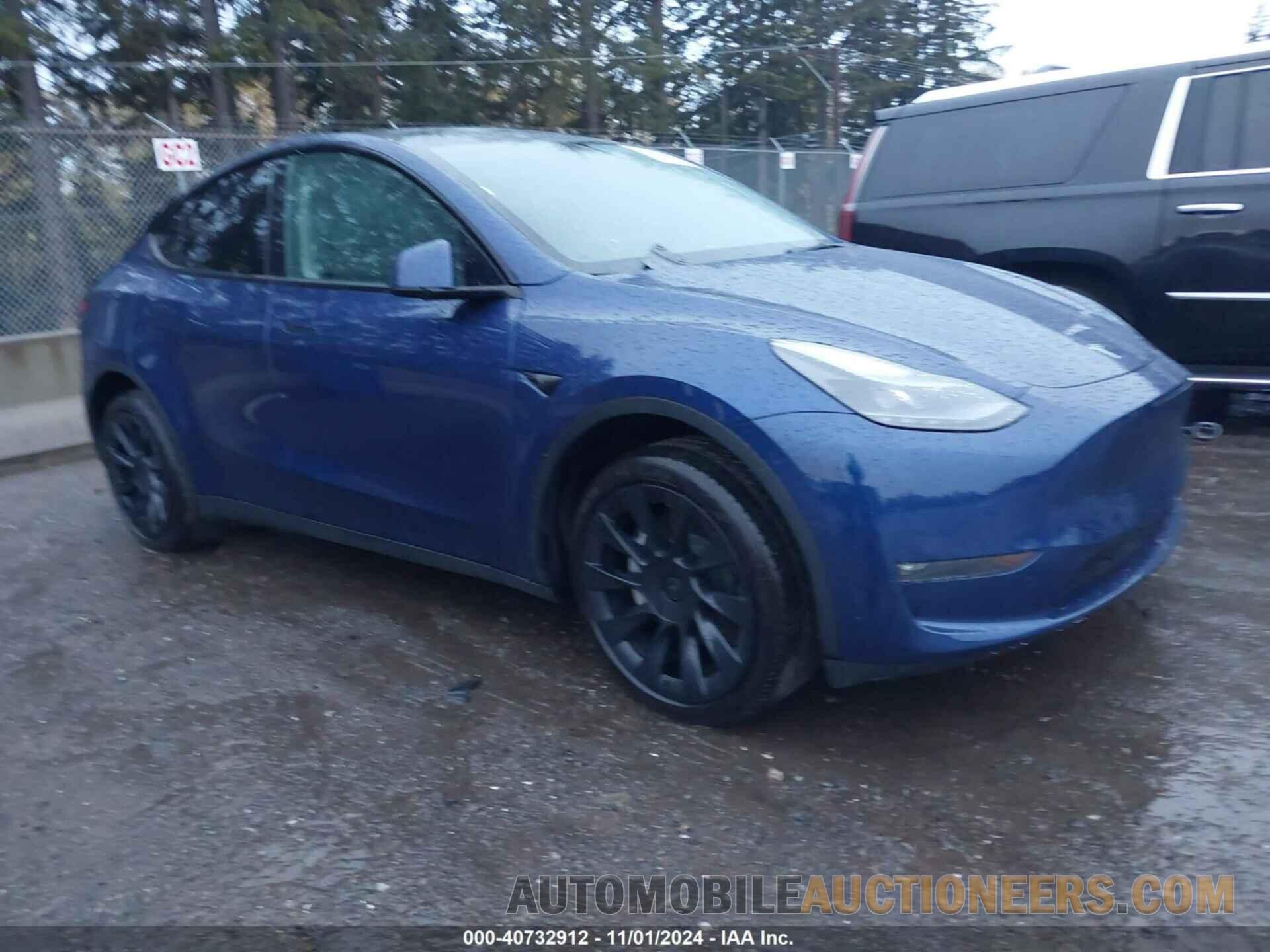 7SAYGDEE8RF114761 TESLA MODEL Y 2024