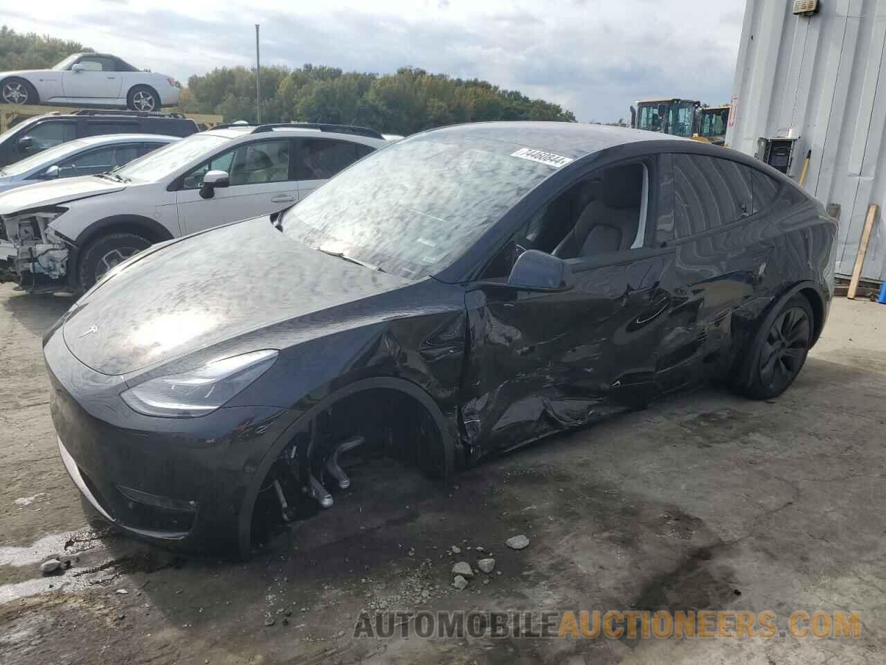 7SAYGDEE8RF181067 TESLA MODEL Y 2024