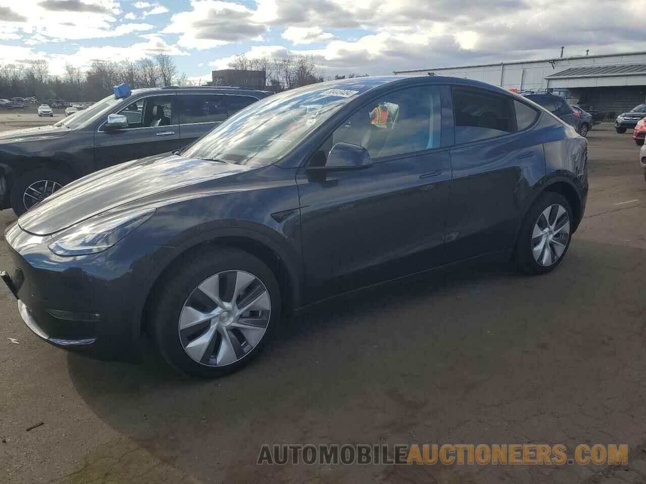 7SAYGDEE8RF986406 TESLA MODEL Y 2024