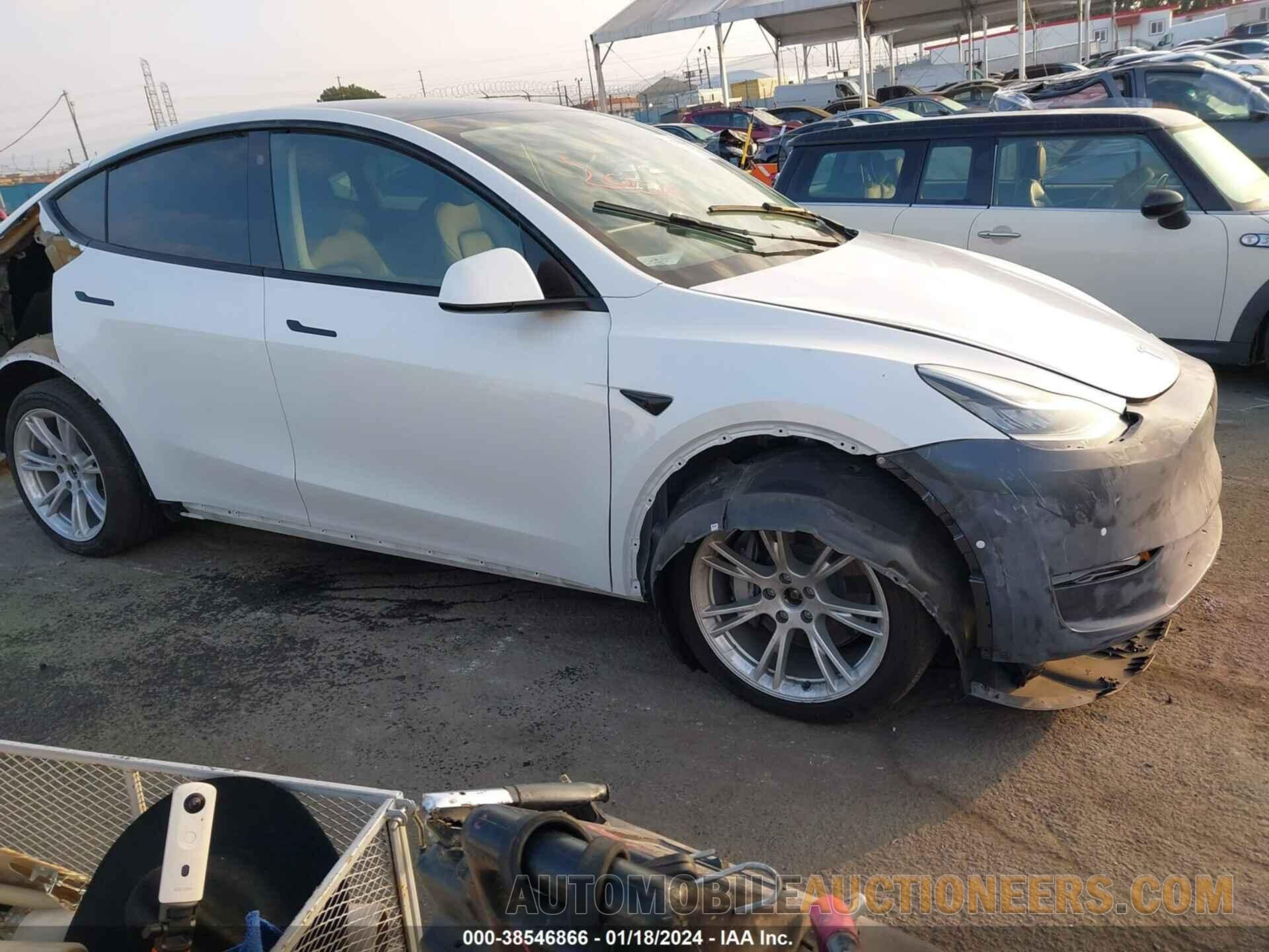 7SAYGDEE9NF438926 TESLA MODEL Y 2022