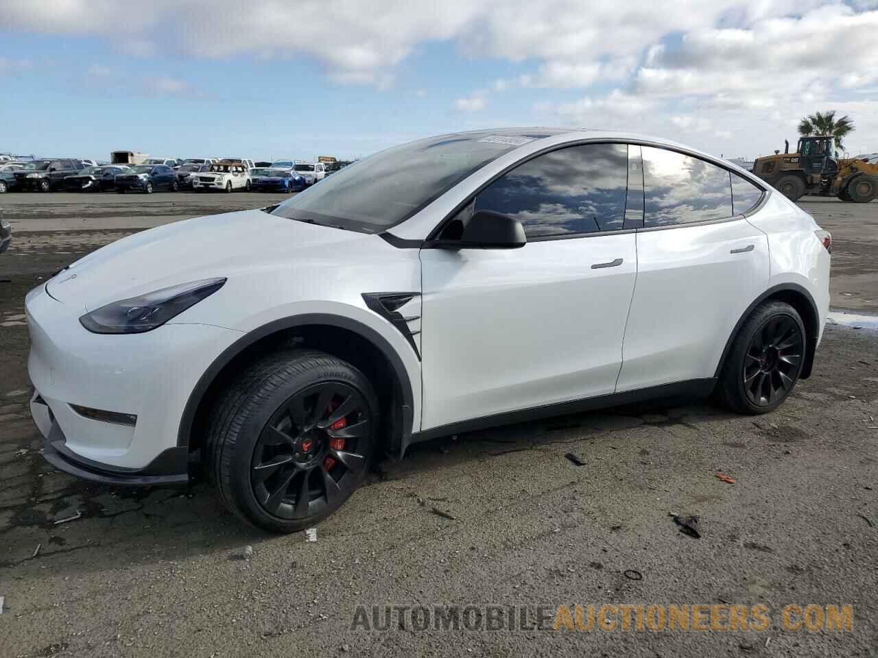 7SAYGDEE9PF834390 TESLA MODEL Y 2023