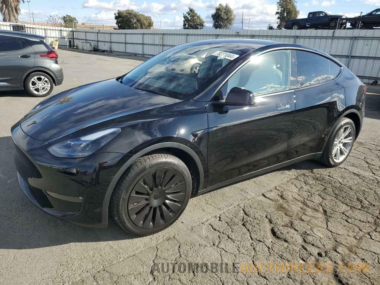 7SAYGDEE9RF054778 TESLA MODEL Y 2024