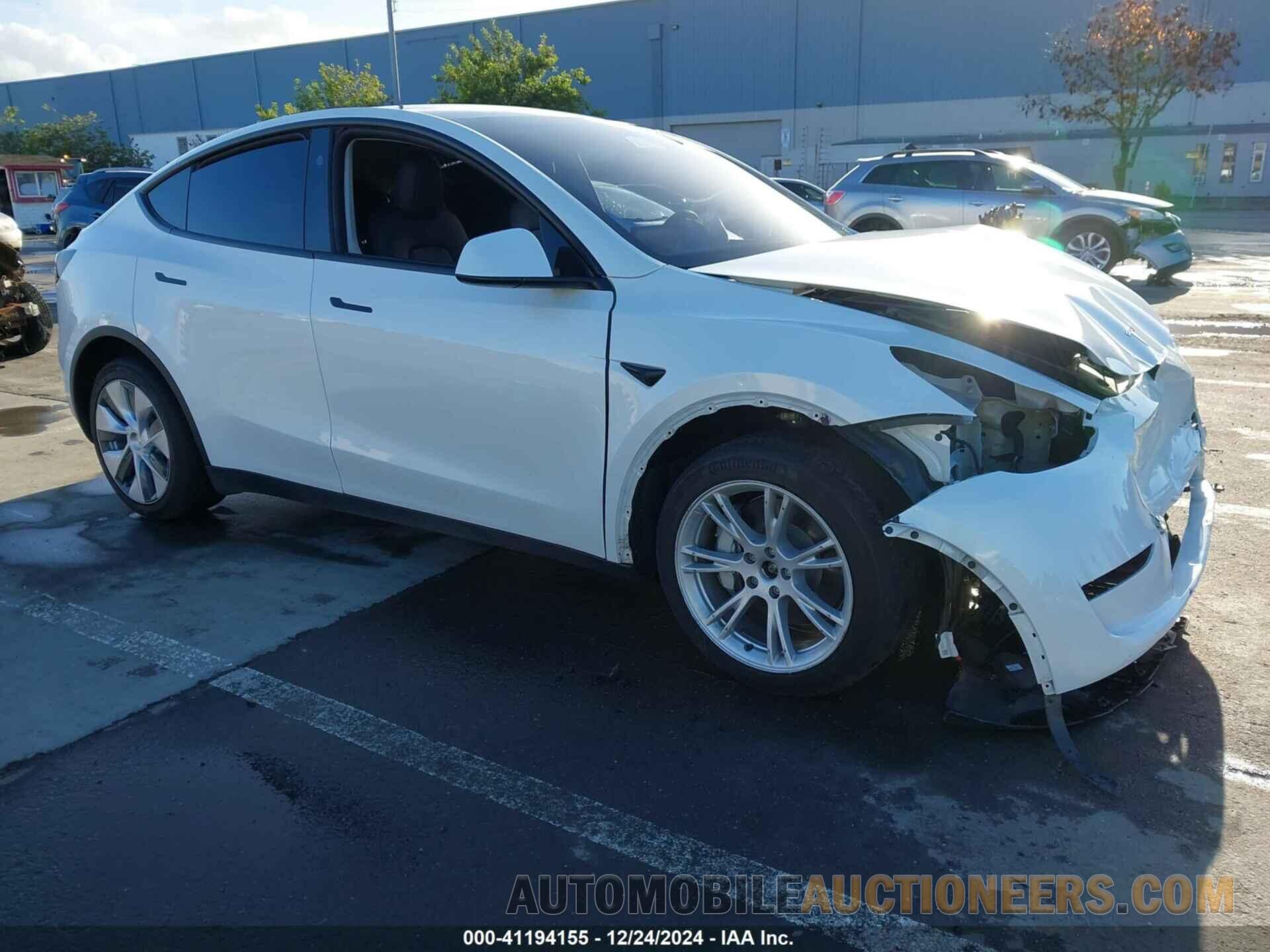 7SAYGDEE9RF071001 TESLA MODEL Y 2024