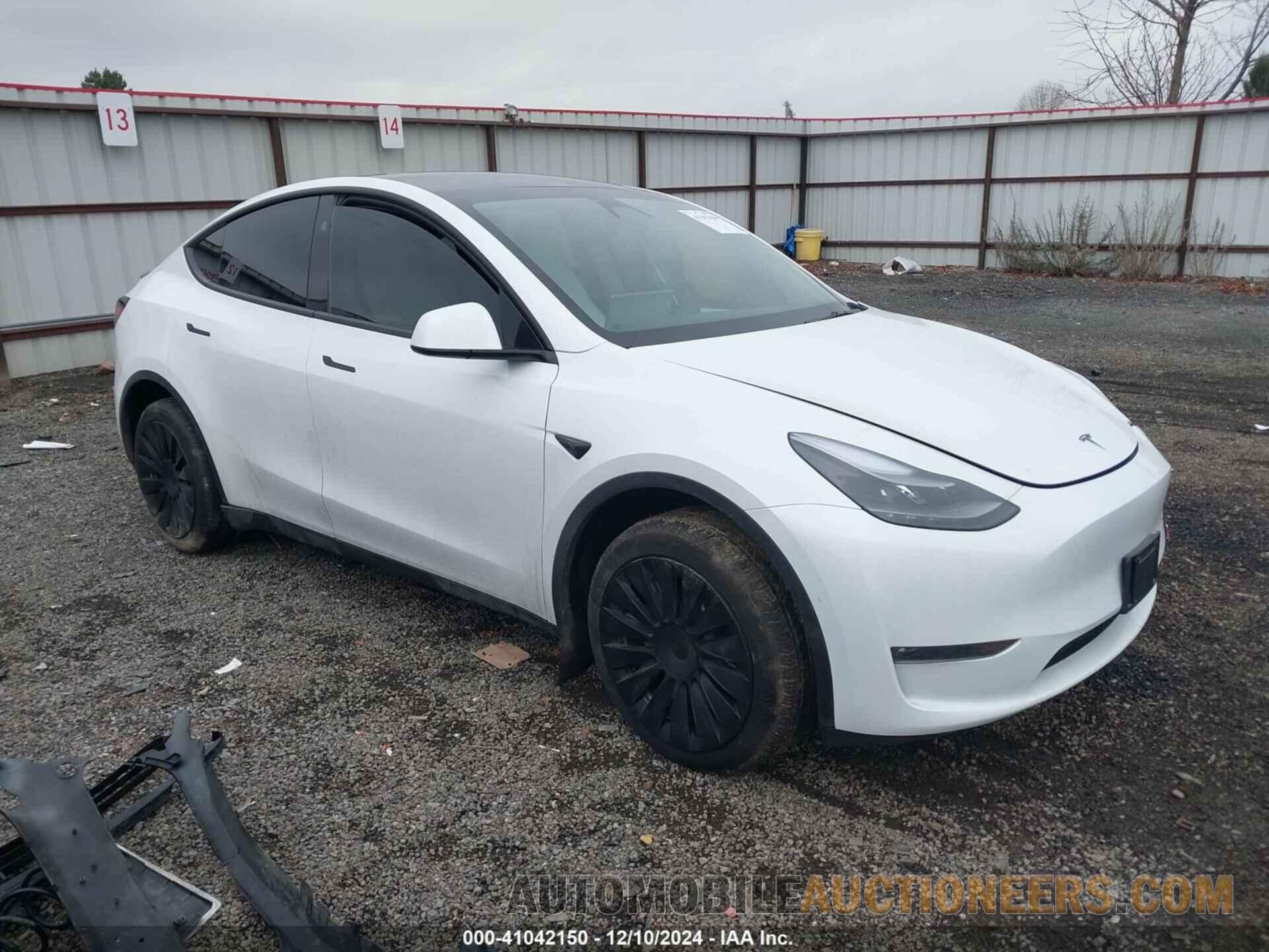 7SAYGDEE9RF072391 TESLA MODEL Y 2024