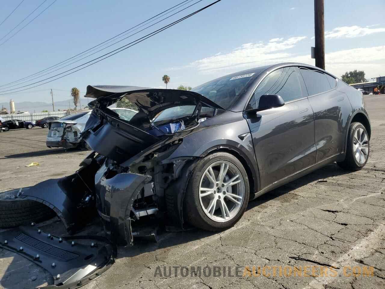 7SAYGDEE9RF078563 TESLA MODEL Y 2024