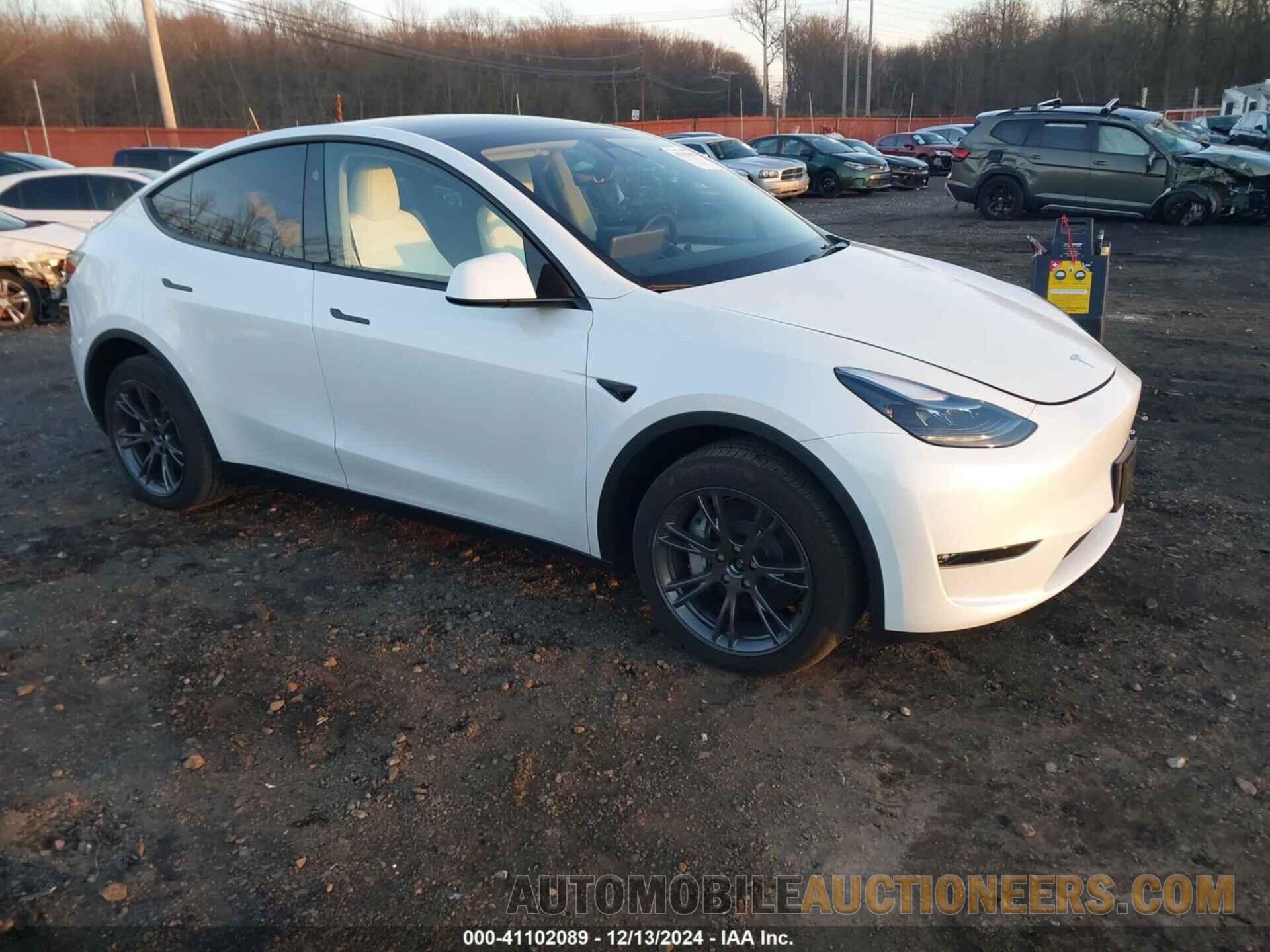 7SAYGDEE9RF180607 TESLA MODEL Y 2024