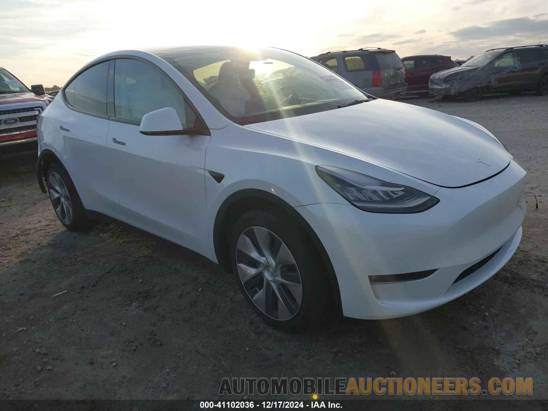 7SAYGDEEXNF425392 TESLA MODEL Y 2022