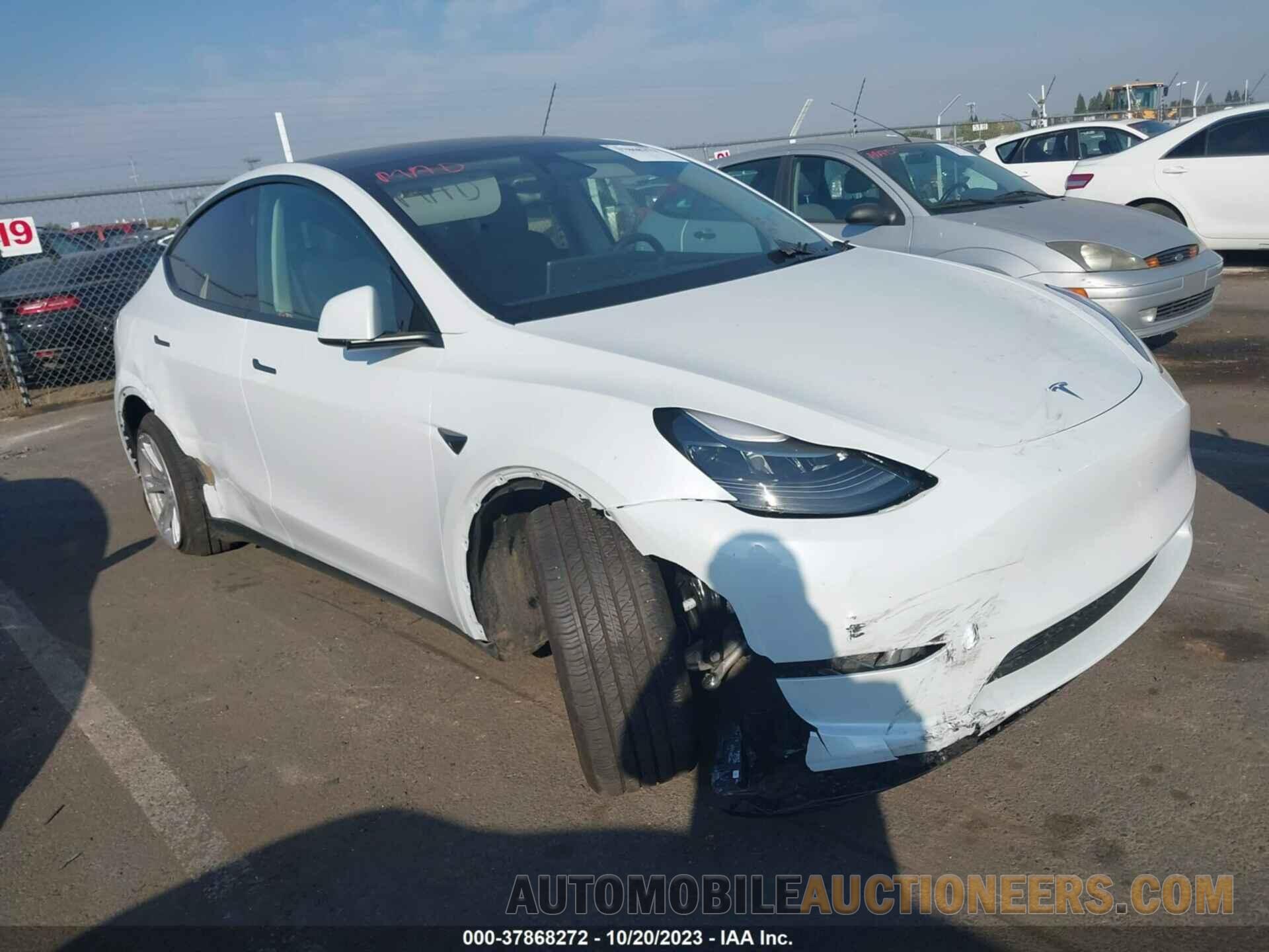 7SAYGDEEXPF814004 TESLA MODEL Y 2023