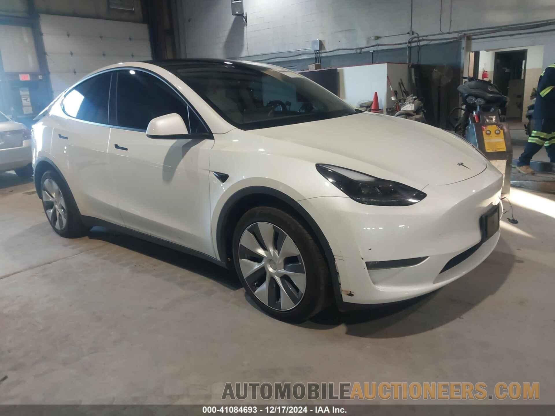 7SAYGDEEXPF921229 TESLA MODEL Y 2023