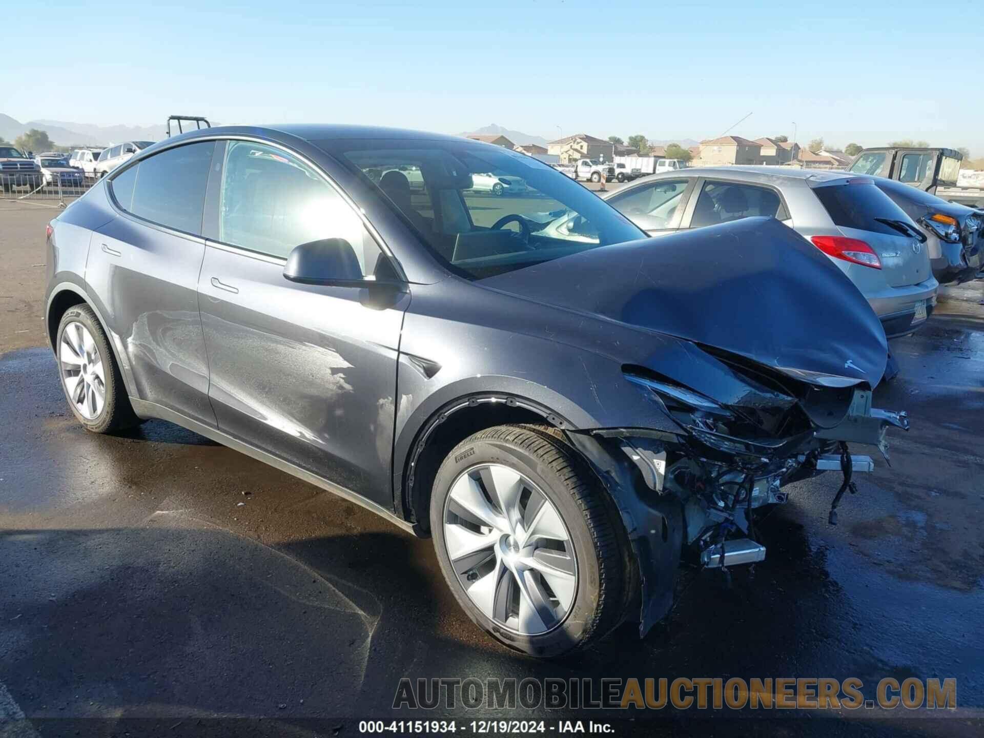 7SAYGDEEXRA270975 TESLA MODEL Y 2024