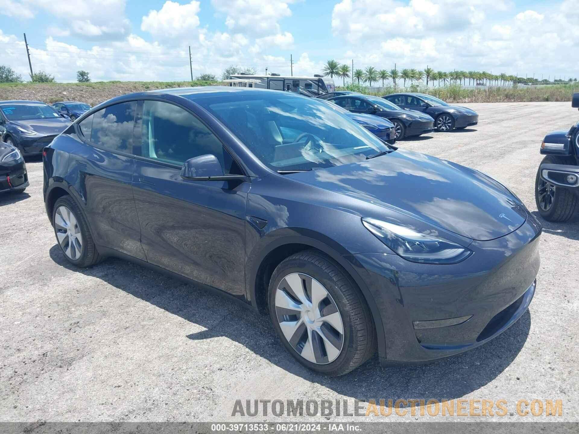 7SAYGDEEXRA272290 TESLA MODEL Y 2024