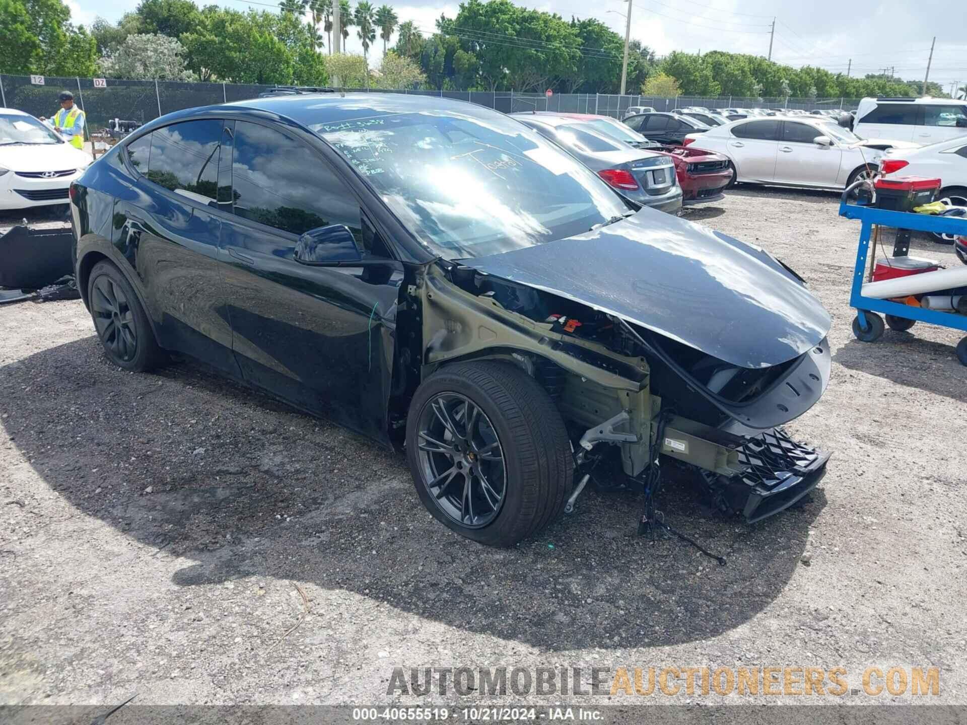 7SAYGDEEXRA308320 TESLA MODEL Y 2024