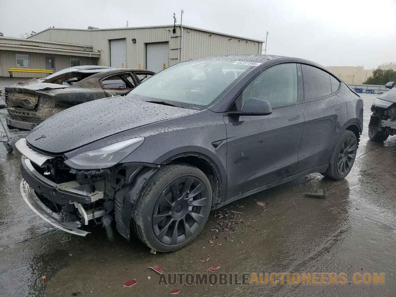 7SAYGDEEXRF003824 TESLA MODEL Y 2024