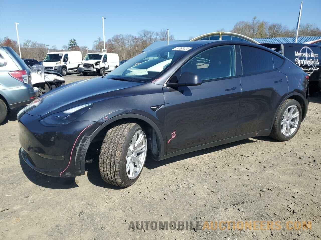 7SAYGDEEXRF034197 TESLA MODEL Y 2024