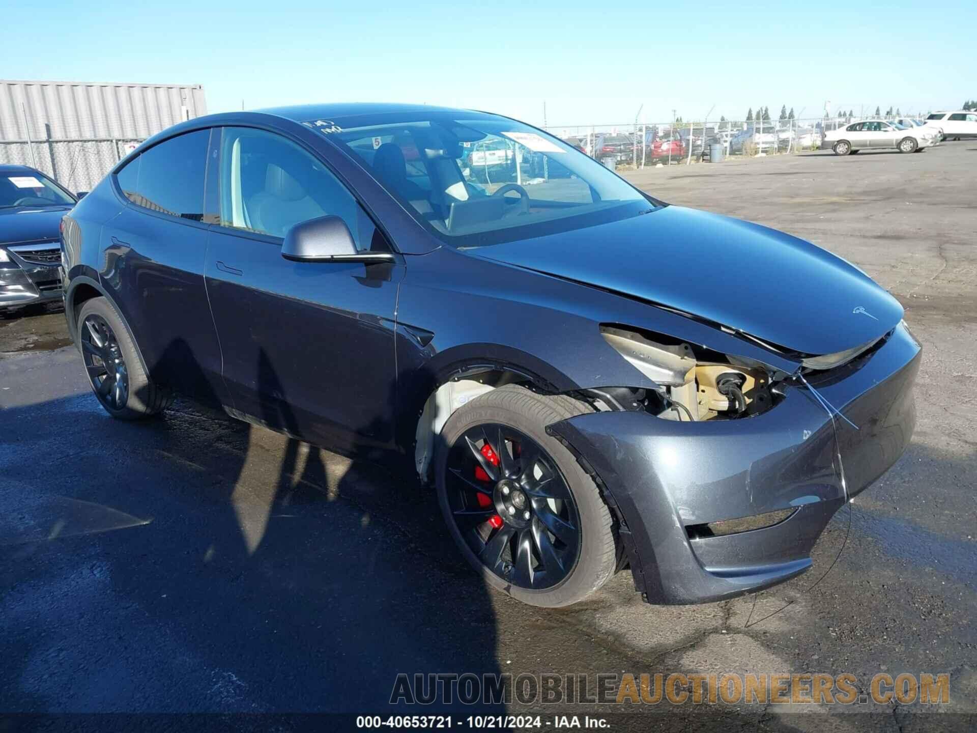 7SAYGDEEXRF075879 TESLA MODEL Y 2024