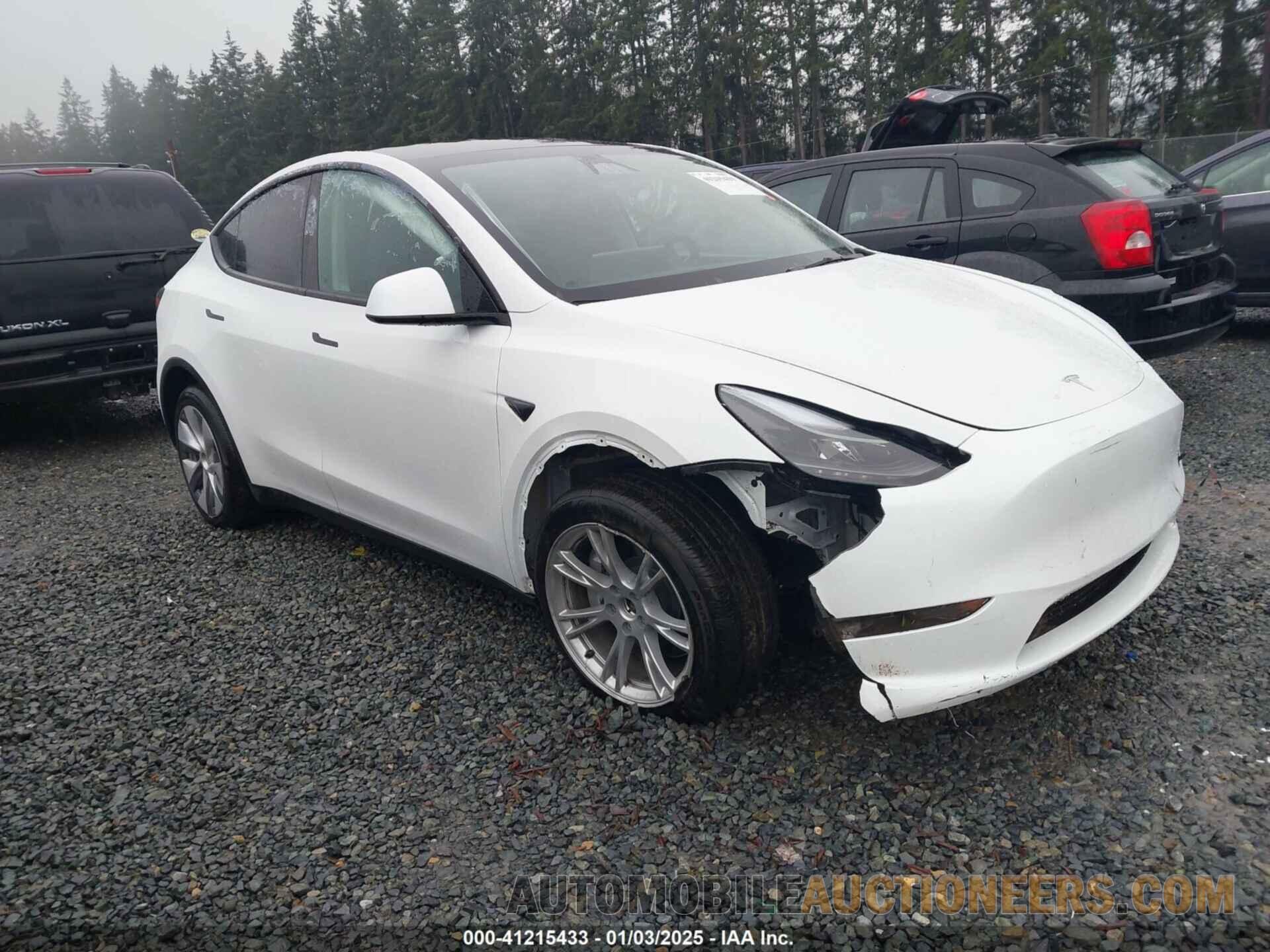 7SAYGDEEXRF078877 TESLA MODEL Y 2024